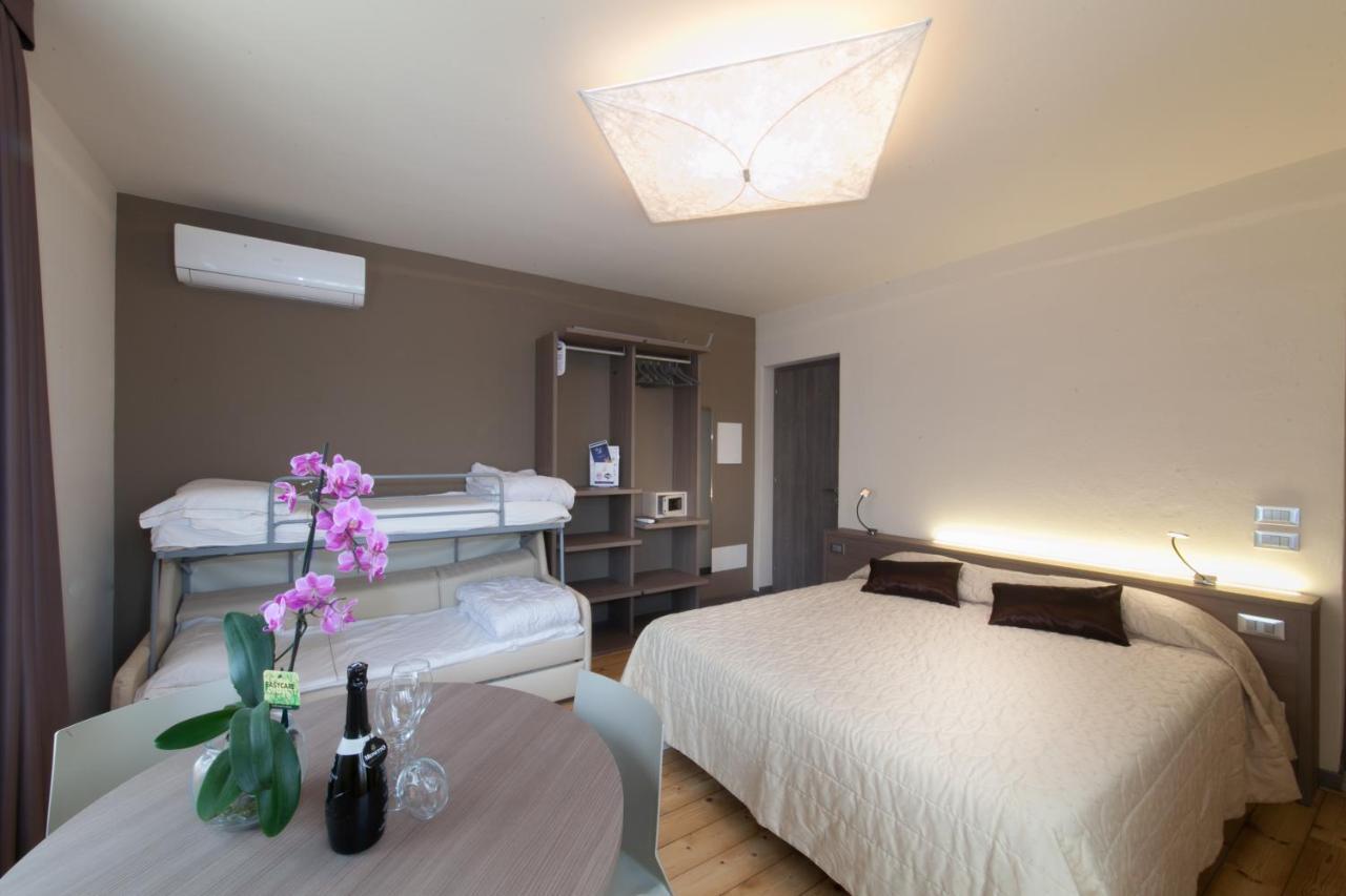 International Rooms & Apartments Sirmione Exterior foto