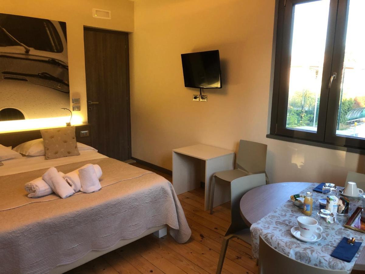 International Rooms & Apartments Sirmione Exterior foto