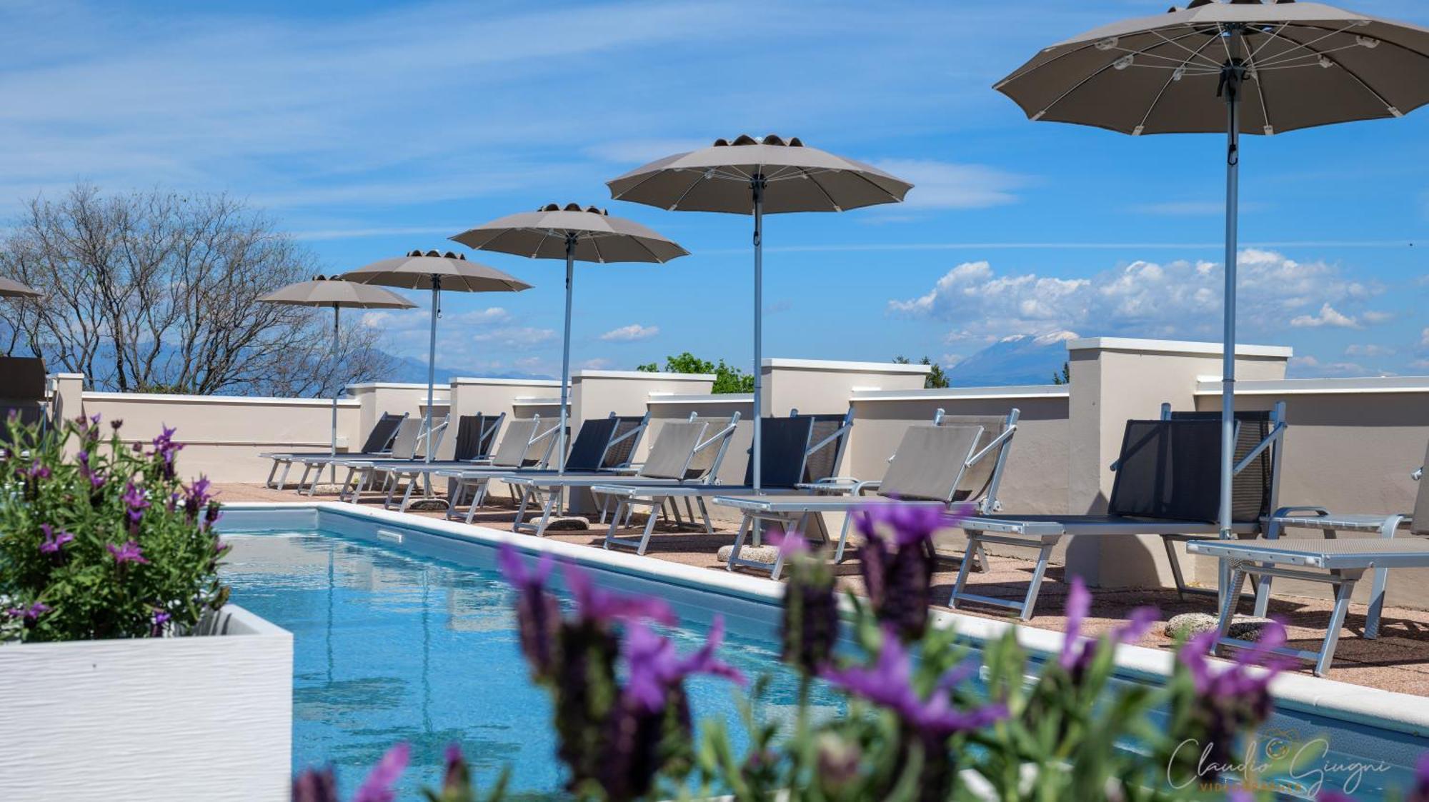 International Rooms & Apartments Sirmione Exterior foto